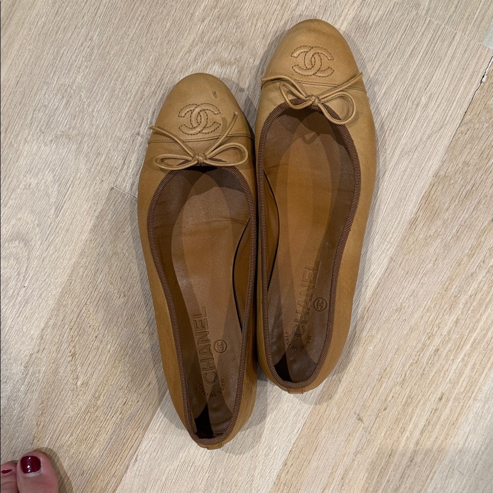 CHANEL Tan Leather Women's Flats
